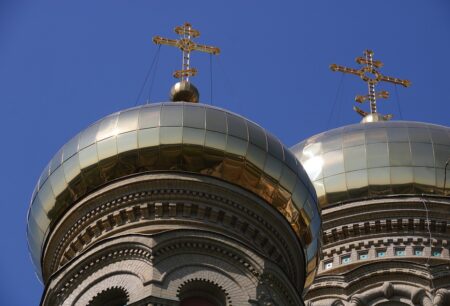 Latvia Demands Over 800 Russian Citizens Leave by Mid-October