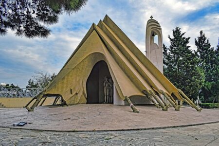 Israel Strengthens Defense Ties with Greece and Cyprus Amid Turkey’s Warrant Against Netanyahu