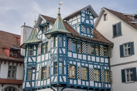 Are There Too Many Foreigners in Switzerland’s Civil Service?