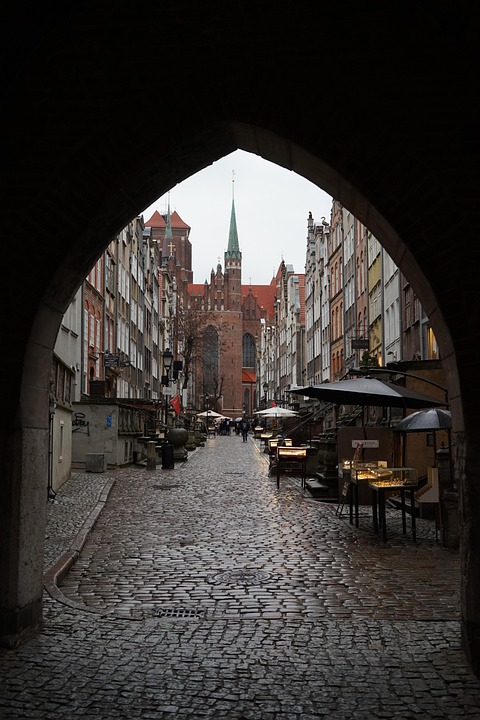 Poland’s President Vetoes MiCA Bill, Warning It Threatens Citizens’ Freedoms