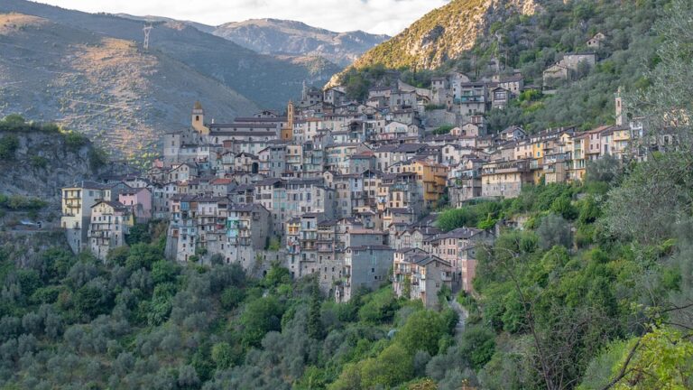 France’s Industrial Output Edges Up 0.2% in October