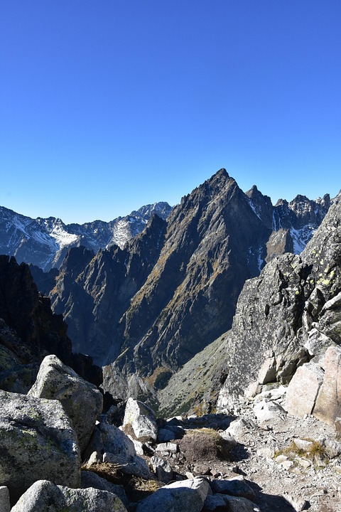 Slovakia’s Thriving Manufacturing Hub: Automotive and Electronics Excellence