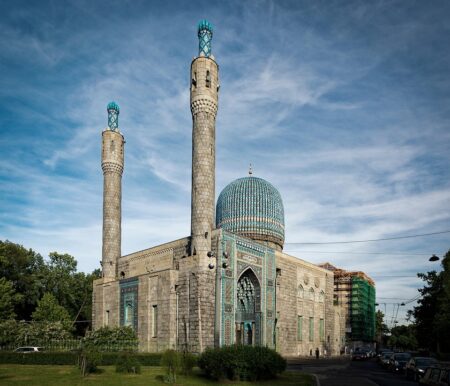 Ukraine Faces Intense Russian Mechanized Assault in Fierce Battle for Pokrovsk