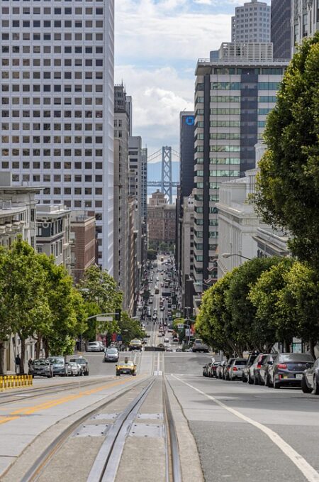 La Cañada Strikes Late to Seal Victory Over San Marino in Thrilling League Finale