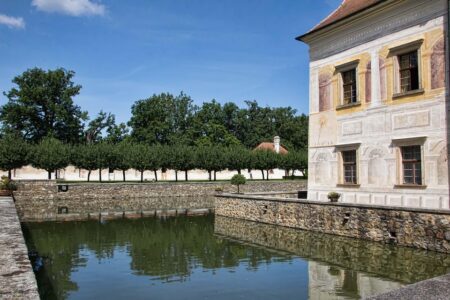 Former Czech Parliamentary Speaker Warns: Stay Alert Against Authoritarian Threats