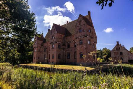 Xavier Girls Triumph in Bay Conference Championship as Denmark Falls to Freedom and De Pere Scores Big Win