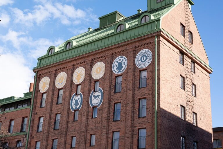 Juuse Saros Leads Finland to a Thrilling 4-1 Victory Over Sweden at the Olympics