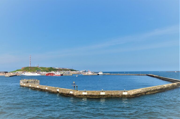 Connecting communities: Youth centres in North Macedonia – People in Need