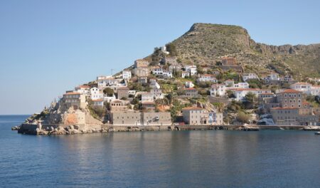 Exciting Woods Cup Final Set to Kick Off Easter Double-Header