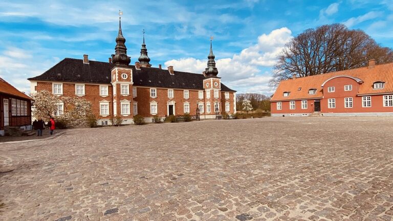 Denmark Introduces Oral Defenses to Combat AI Cheating in Student Assignments ¤