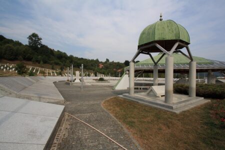 Bosnian Serbs Deepen Bonds with Israel Amid Rising Tensions ¤