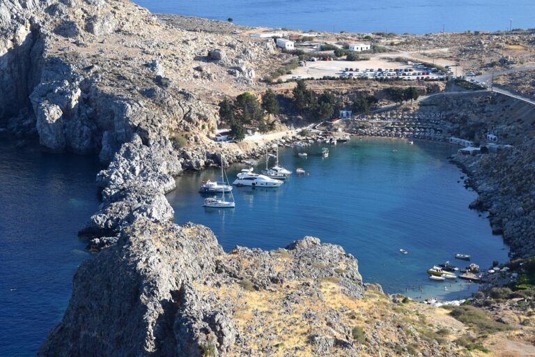 Dive Straight Into the Aegean at This Tiny Greek Hotel – Air Mail ¤