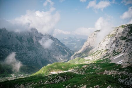 Switzerland Plans Deportation Flights for 353 Moroccans, Return Cooperation Deepens – Morocco World News ¤